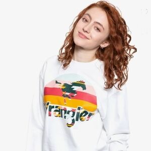 Wrangler White Crew Neck Sweater with Vibrant Graphic Design